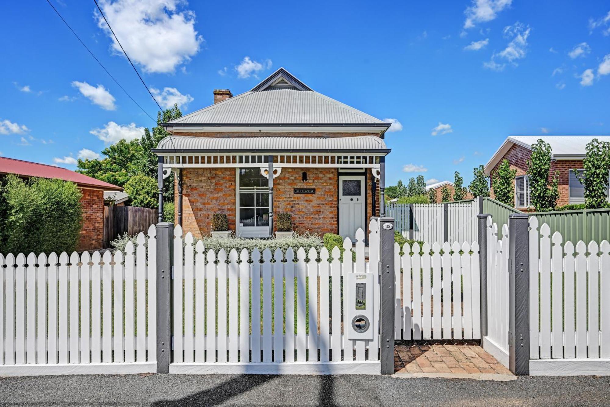 Prince Street Cottage - 1890'S Edwardian Gem Orange Exterior foto